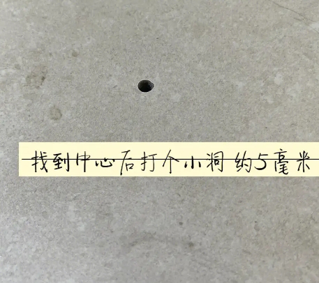察雅瓷砖空鼓维修公司专业解答在瓷砖铺贴过程中，如果砂料搅拌不均匀，将会带来以下问题